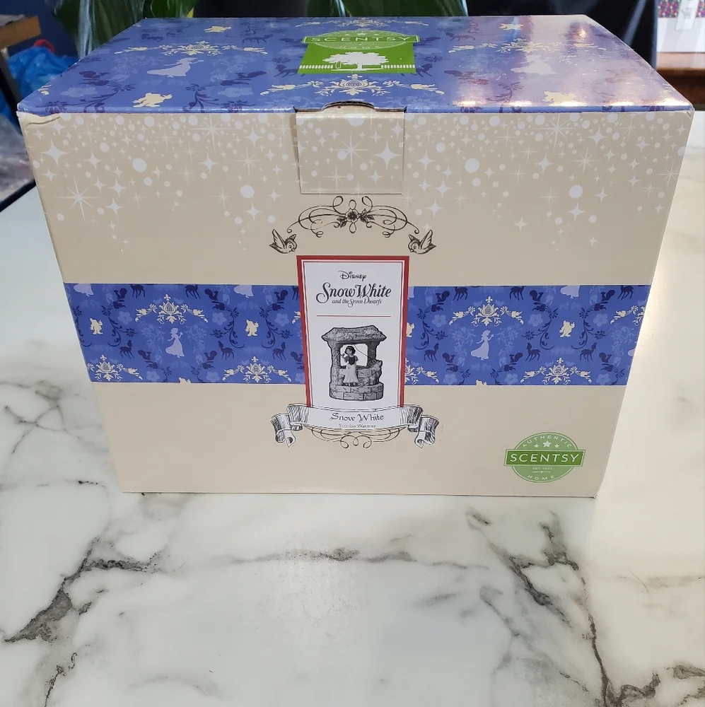 Disney’s Snow White Scentsy Warmer